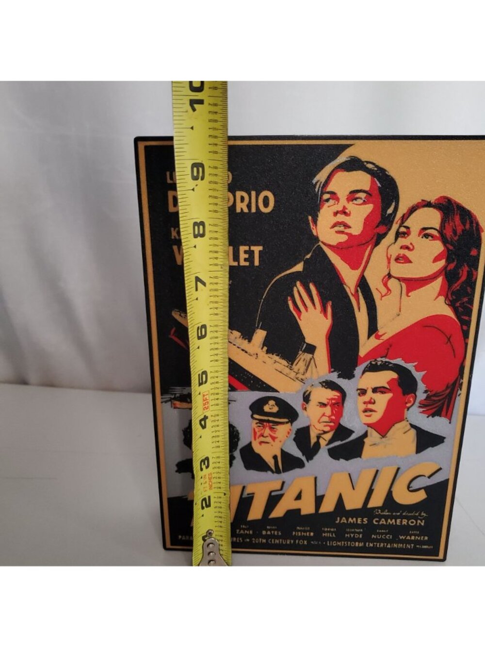 Titanic Movie Poster LED Light Box – Retro Film Decor & USB Powered Sign - Picture 7 of 7